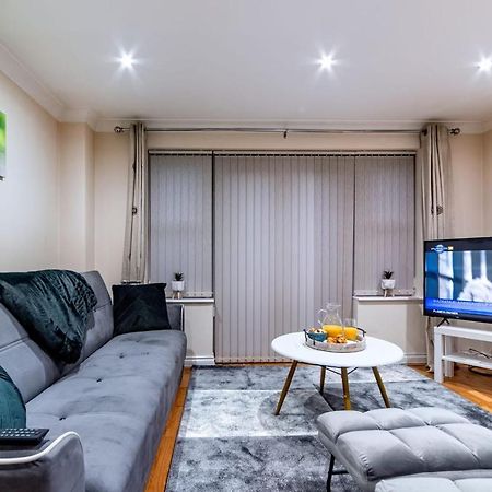 The Baldwin By Incredible Stay Peterborough Buitenkant foto